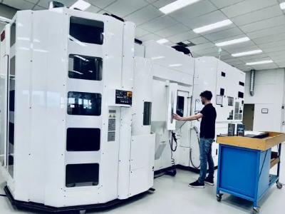 Axxicon neemt H&D Precision over