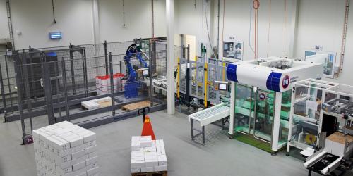 Yaskawa robots in palettiseer oplossingen DH Automation Technology te zien op de Empack