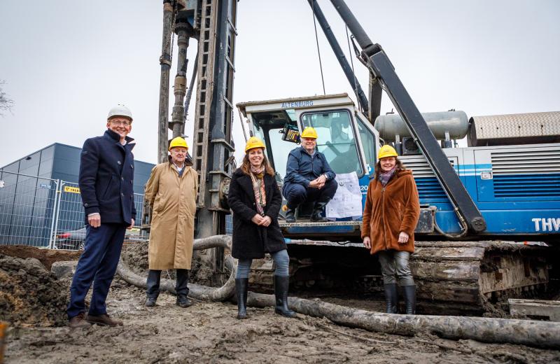 Eerste paal nieuwbouw Demcon hoofdkantoor