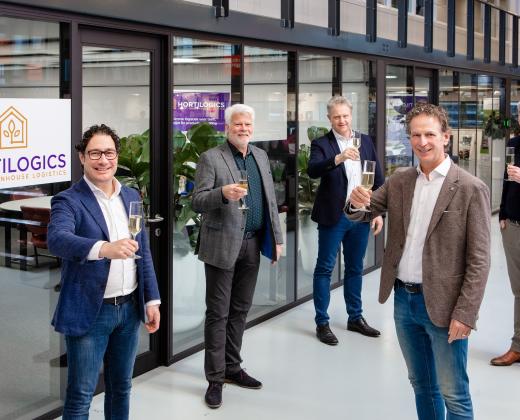 Nederlandse bedrijven bundelen krachten in joint venture voor ‘Smart Greenhouse Logistics’