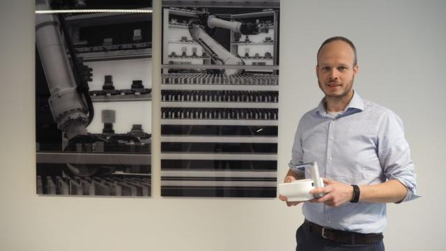 Cutting-edge lab microscope production in 5 weeks