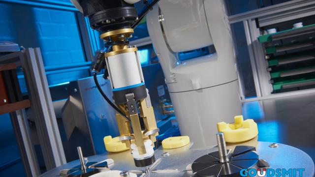 Robot for magnet assemblies simplifies manufacturing process at Goudsmit