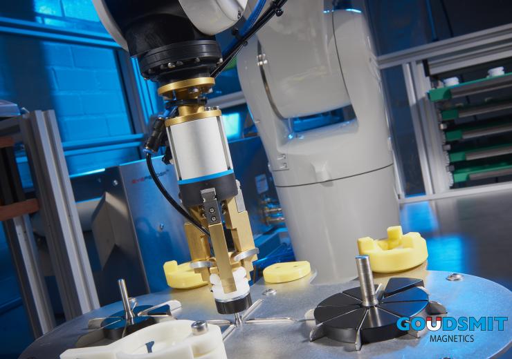 Goudsmit neemt een robot voor magneetassemblies in gebruik