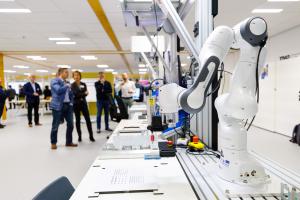 Factory of the Future Experience Center: een landingsbaan voor experimenten en use-cases met Industry 4.0 technologie